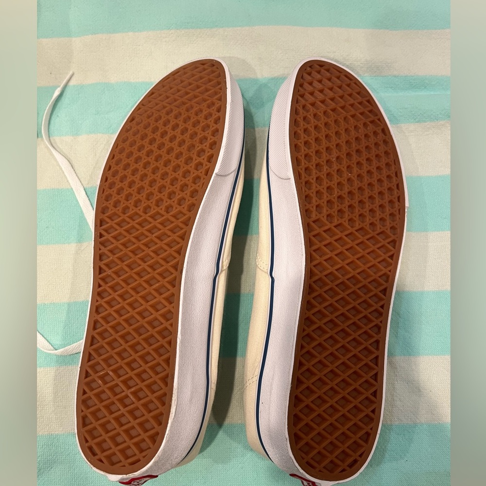 Vans - Picture 3 of 3